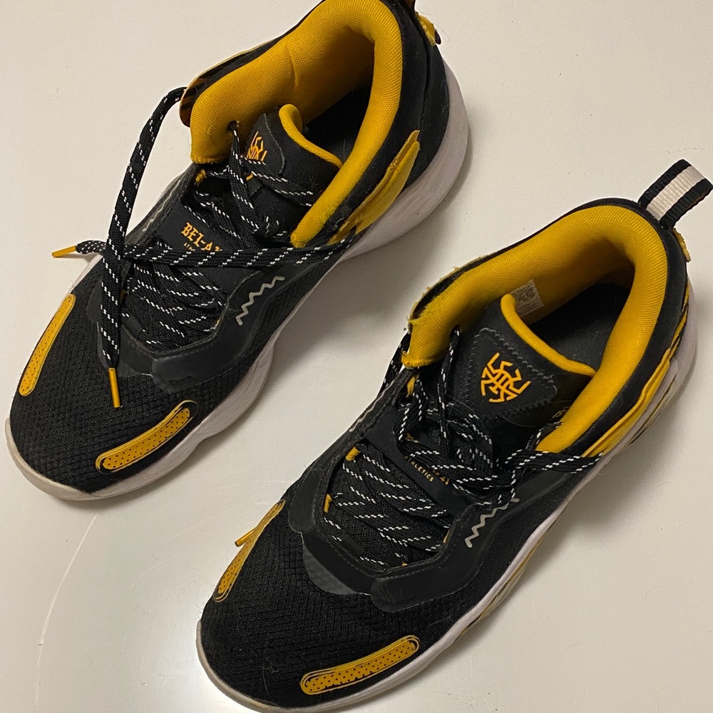 Adidas D.O.N. Bel Air Donovan Mitchell Basketball Shoes